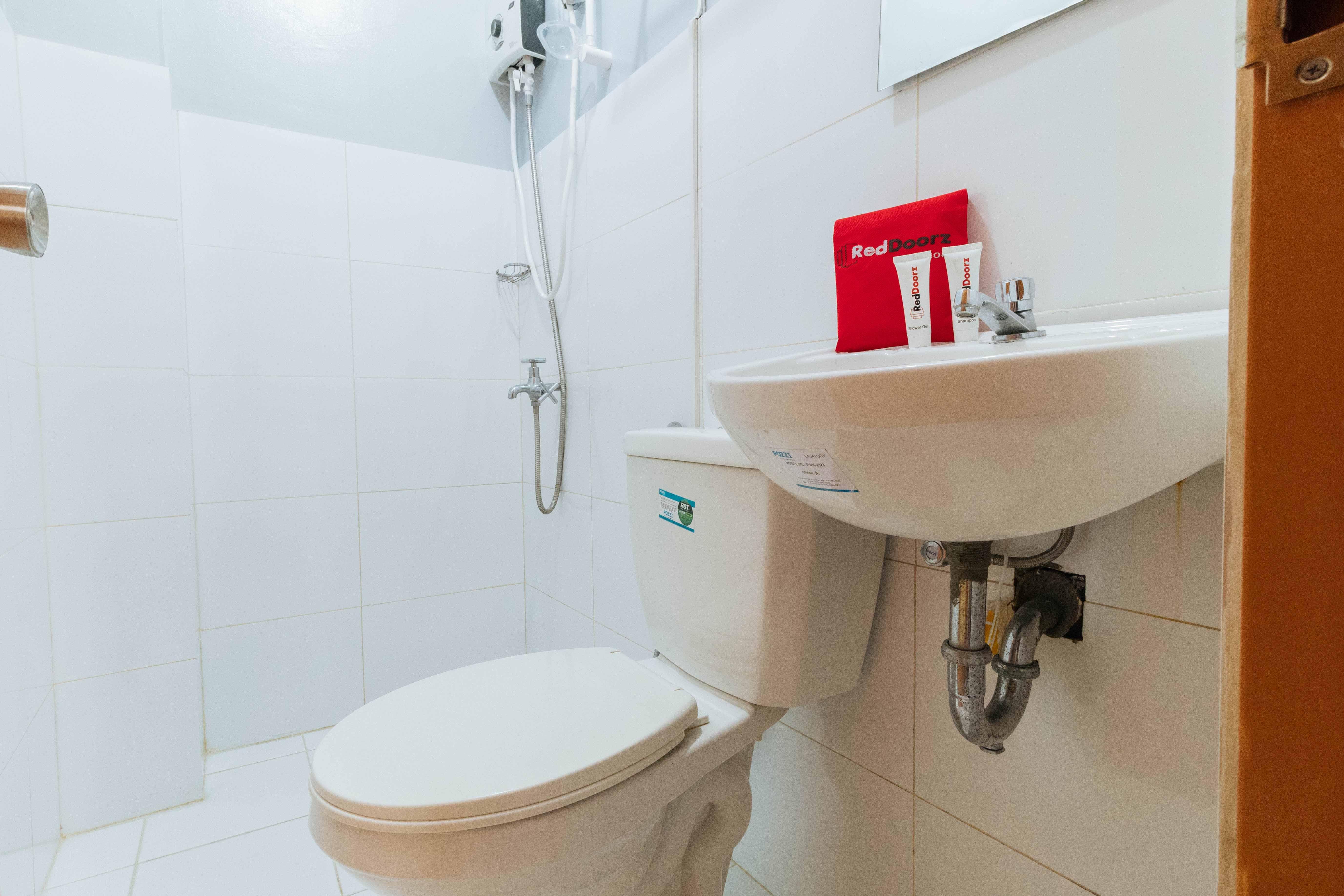 מלון Paranaque City Reddoorz Near Naia Terminal 1 מראה חיצוני תמונה