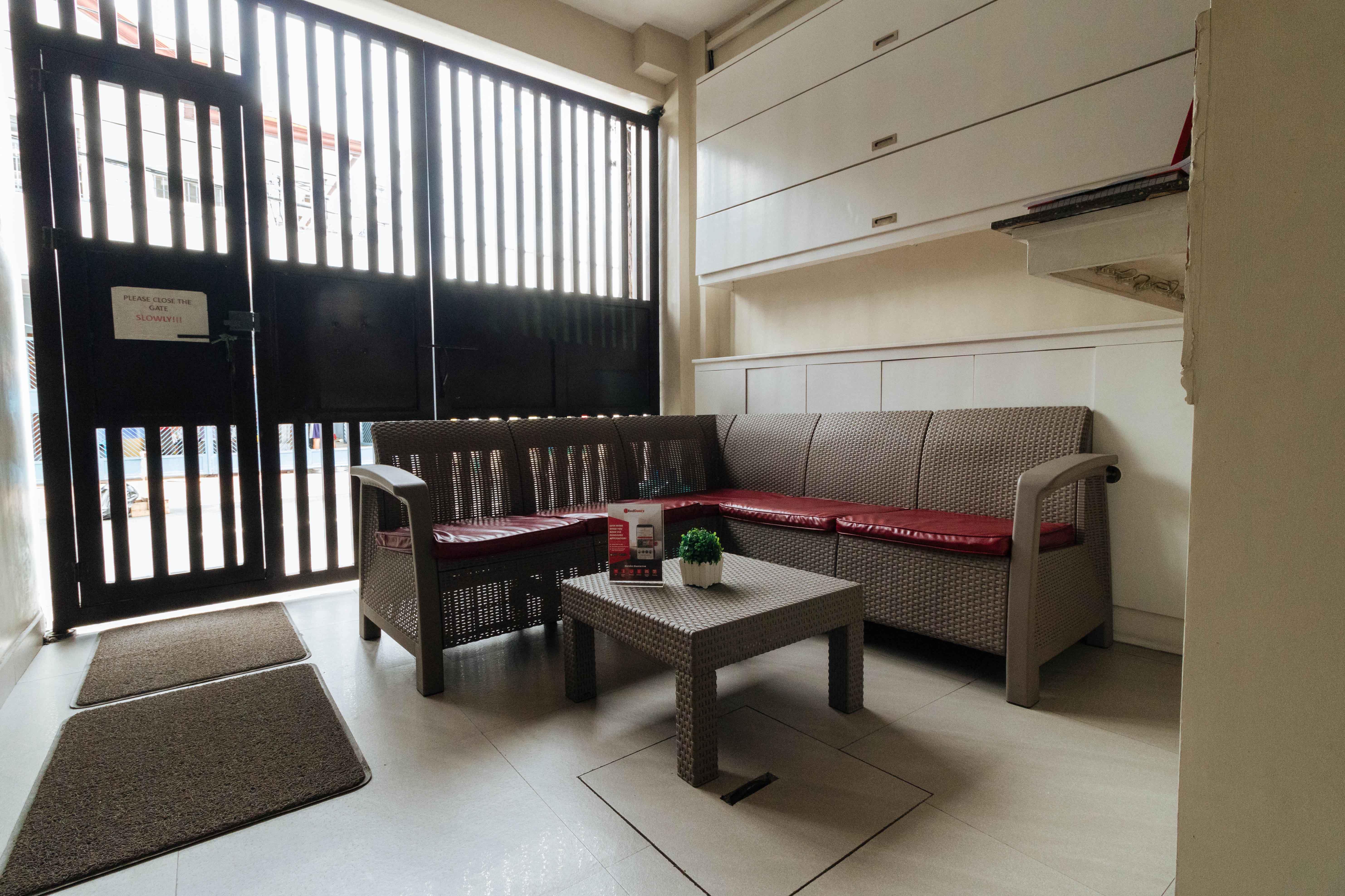 מלון Paranaque City Reddoorz Near Naia Terminal 1 מראה חיצוני תמונה