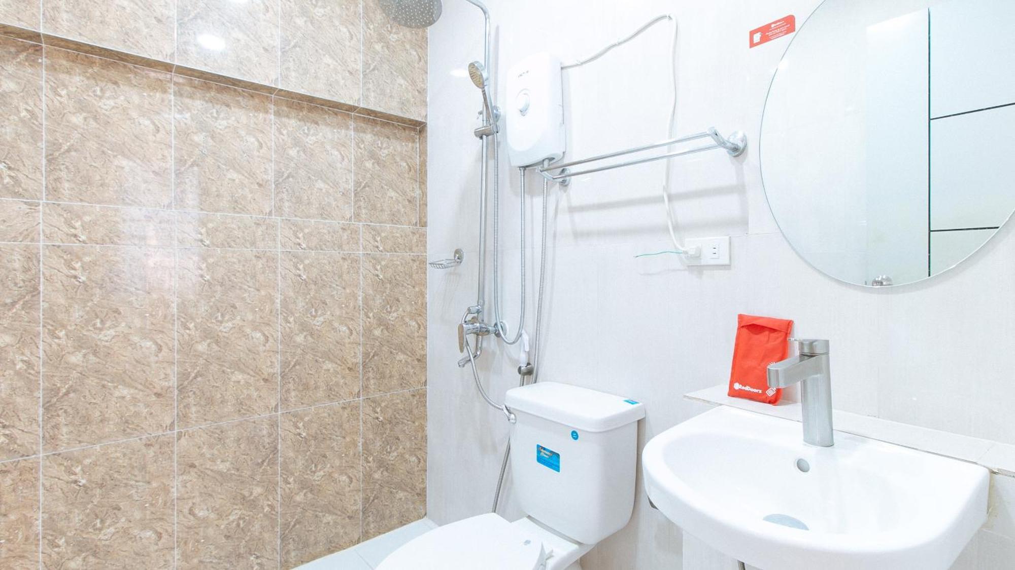 מלון Paranaque City Reddoorz Near Naia Terminal 1 מראה חיצוני תמונה