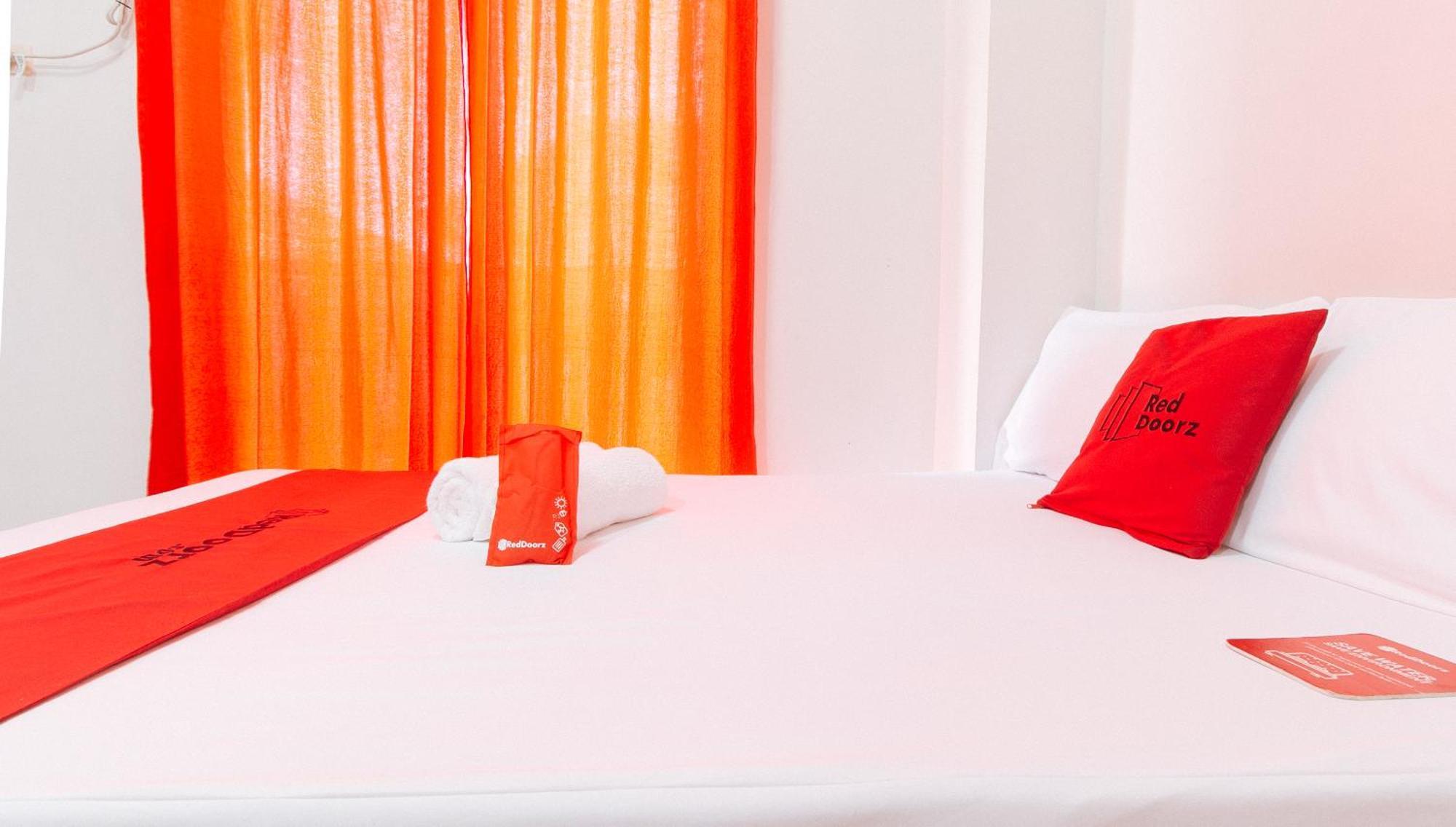 מלון Paranaque City Reddoorz Near Naia Terminal 1 מראה חיצוני תמונה