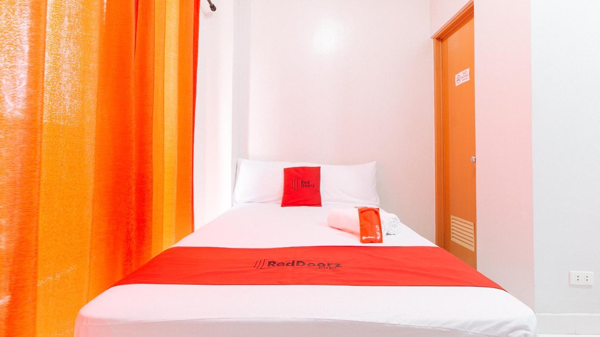 מלון Paranaque City Reddoorz Near Naia Terminal 1 מראה חיצוני תמונה