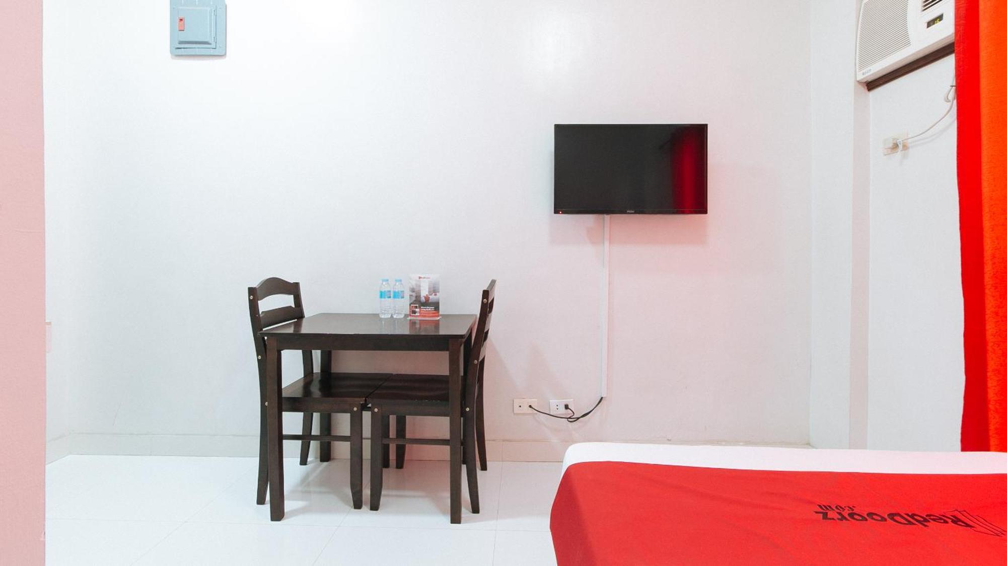 מלון Paranaque City Reddoorz Near Naia Terminal 1 מראה חיצוני תמונה